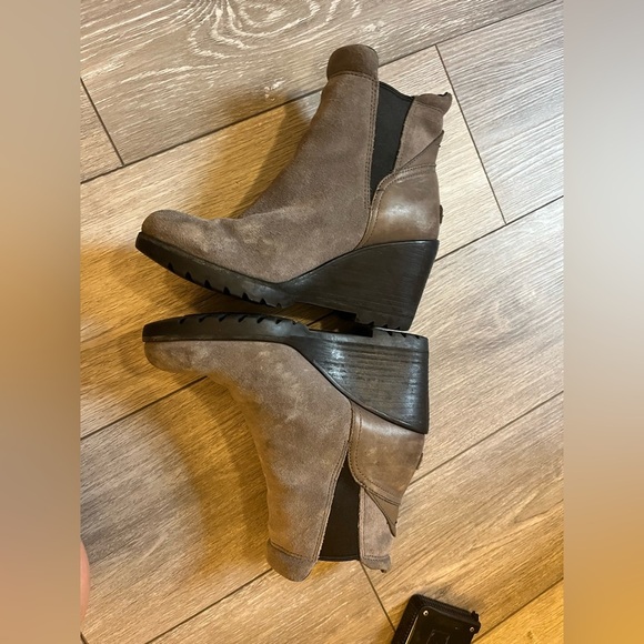 Sorel Women's Suede After Hours Chelsea Wedge Boot 7.5 - Picture 7 of 14